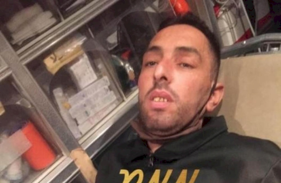 مصاب بالسرطان وفشل كلوي.. حياة الأسير نضال أبو عاهور في خطر