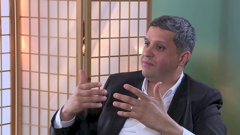 سياسي من أصول فلسطينية يصل رئاسة حزب بألمانيا