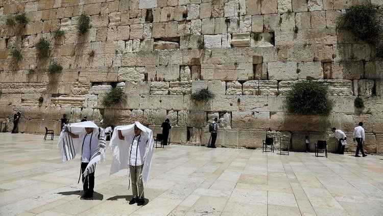 فيديو لمُطبّع إماراتي في القدس يثير جدلاً واسعاً