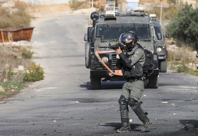 الصحة: إصابة حرجة بالرصاص الحي بالبطن وصلت مجمع فلسطين الطبي برام الله