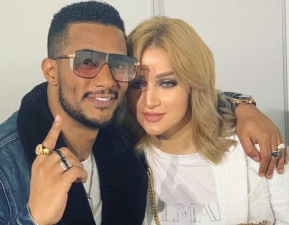 شاهد هدية محمد رمضان لزوجته في عيد زواجهما الثامن
