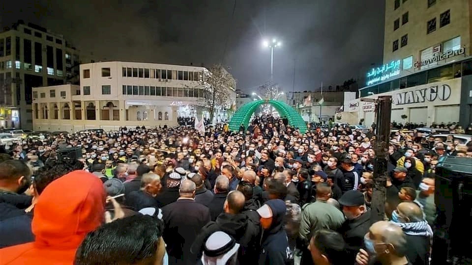 فيديو| الخليل لرئيس الوزراء: "ضربتنا كف على وجهنا"