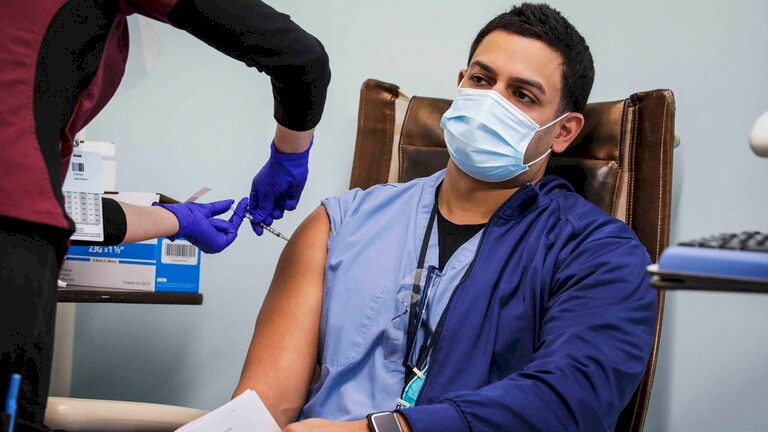 فيديو: رقصة طاقم طبي ابتهاجاً بوصول لقاح كورونا تشعل مواقع التواصل