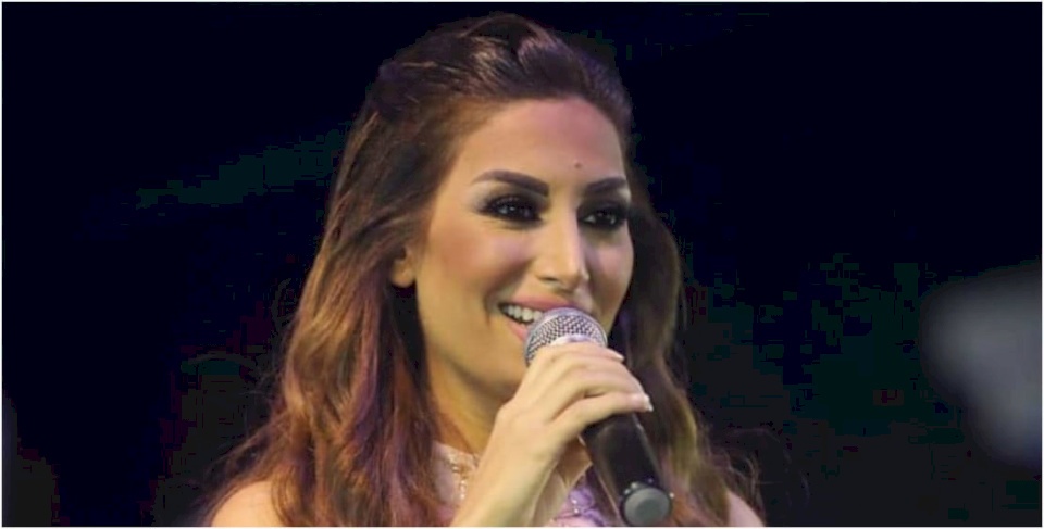 فيديو- رويدا عطية في موقف محرج بسبب شقيقتها