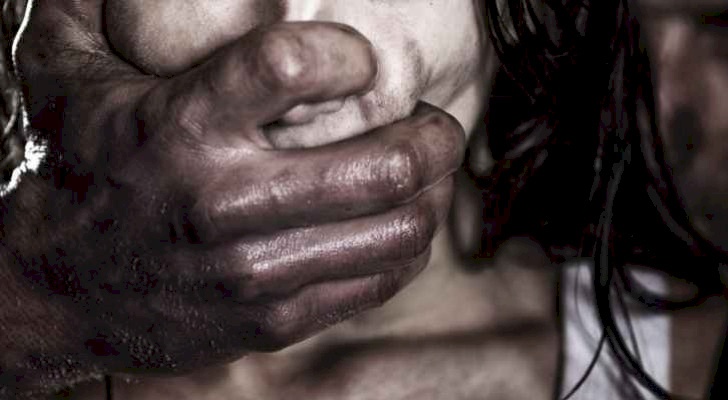 جريمة غريبة من نوعها.. أستاذ جامعي يقتل طالبته ويقطع جسدها