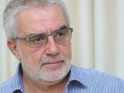 عن زمن اليأس والعدل بطعم الخل