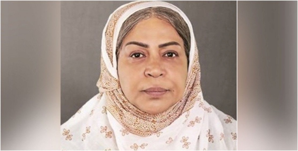 الفنانة فخرية خميس تجري عملية جراحية وتزيل الثديين بالكامل