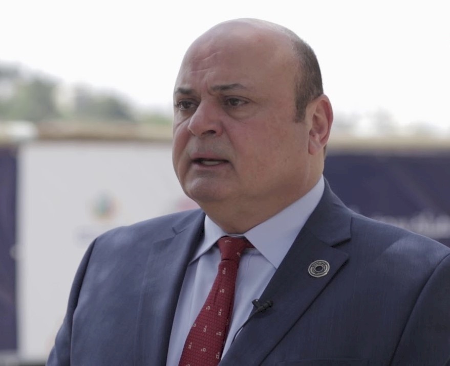 محافظ سلطة النقد..عزام الشوا يؤكد الاستقالة ويكشف الاسباب