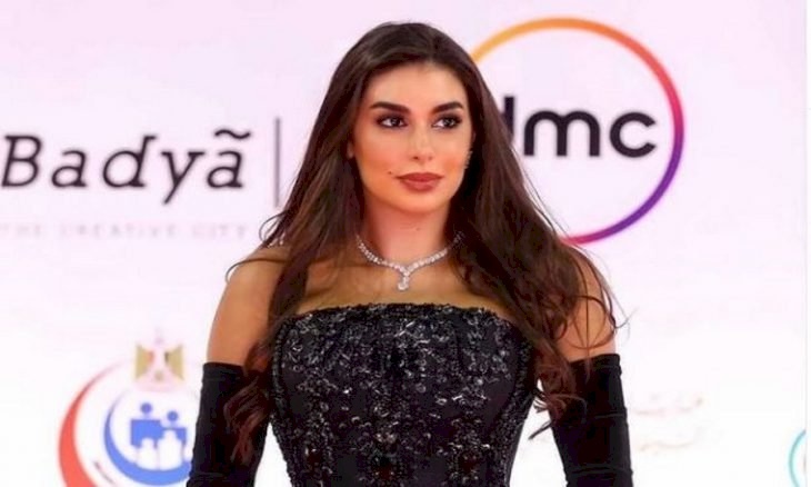 بعد أسطول السيارات .. جاكيت ياسمين صبري يثير الجدل في مصر