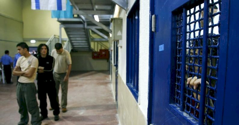 تسجيل إصابة بين صفوف الأسرى بفيروس "كورونا" في قسم (4) في سجن "ريمون"
