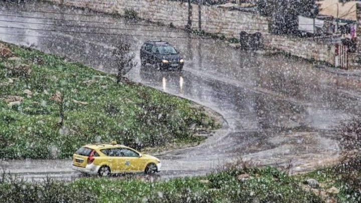 حالة الطقس: أمطار الليلة ومنخفض جوي يبدأ تأثيره غداً