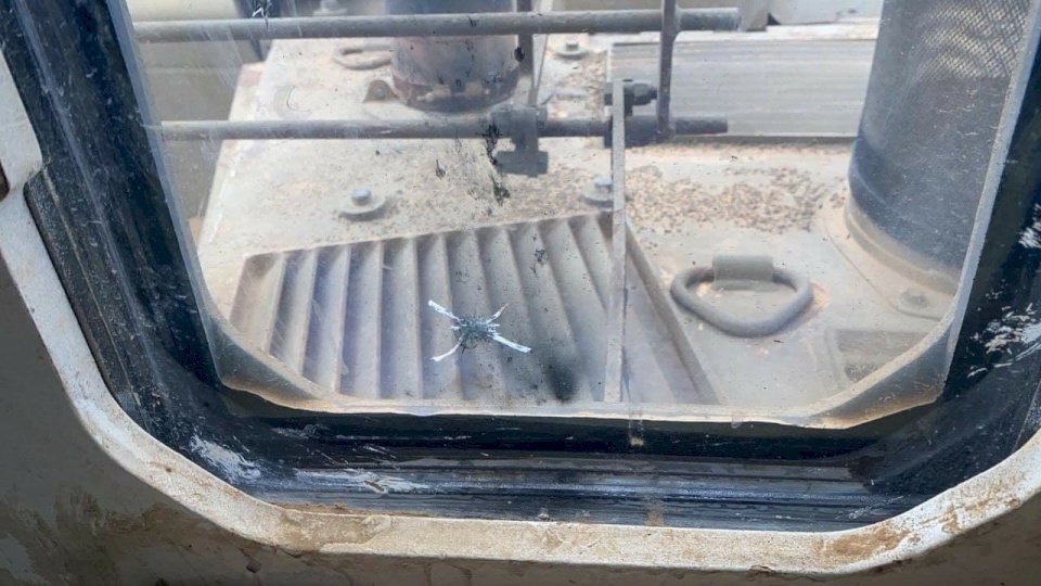 صور: الاحتلال يقصف موقعاً شرق خانيونس
