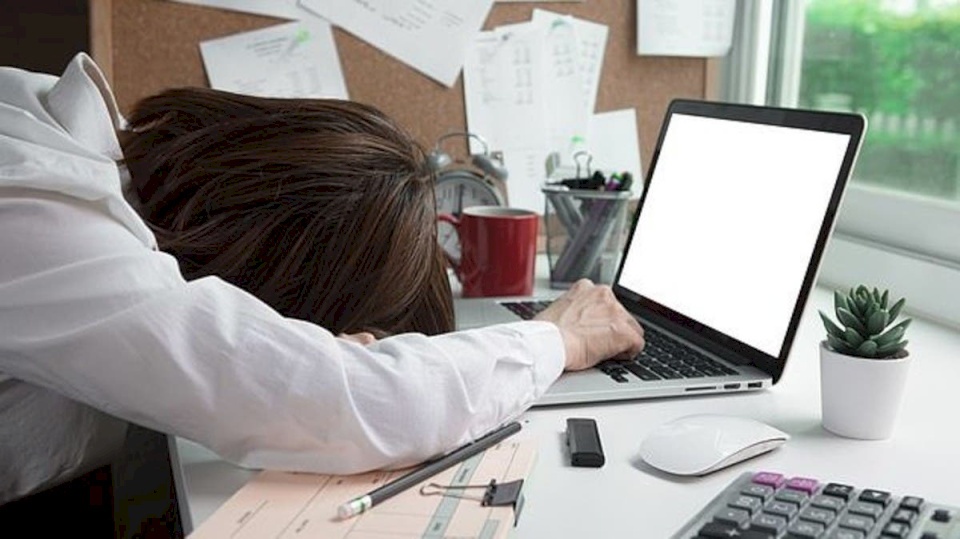 لماذا نشعر بالإنهاك والتعب طوال الوقت ؟