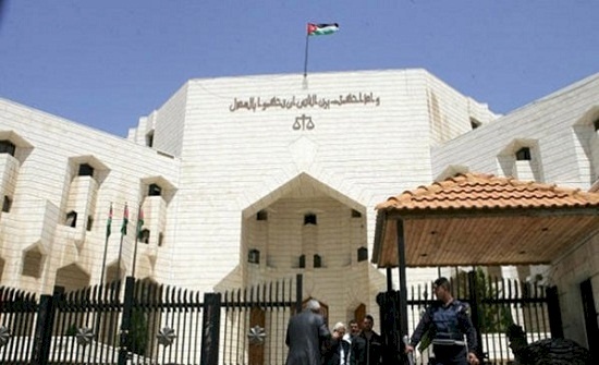 إصدار الحكم بجريمة قتل داخل أسرة أردنية جميع أفرادها "صم وبكم"
