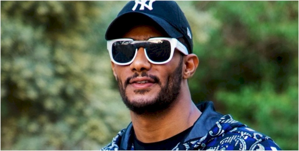 محمد رمضان يستدعي "البودي جاردات" بعد تعرضه للضرب في الشارع