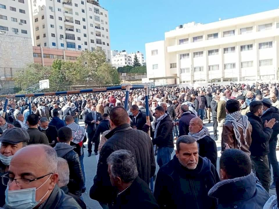 صور| في ظل الإغلاق- تجمع لانتخابات فتح بنابلس يثير غضب الفلسطينيين!
