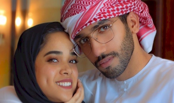 فيديو- إعلامي إماراتي بملابس زوجته.. والجمهور: الله يرحمك يا رجولة!