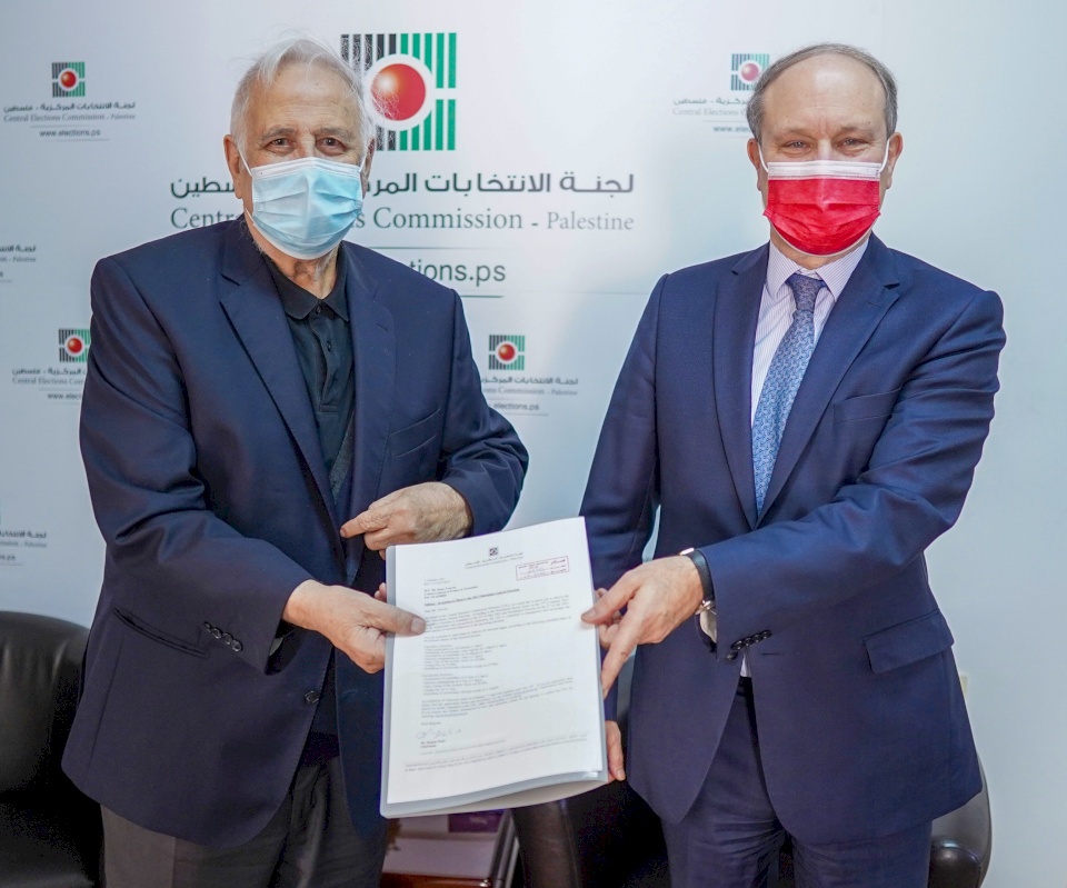 رئيس لجنة الانتخابات يلتقي القنصلين الفرنسي والتركي