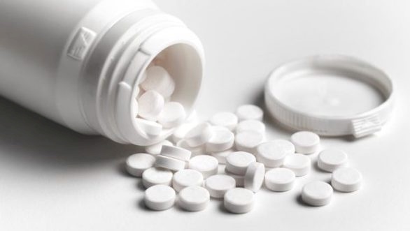 لماذا يجب عدم تناول مسكنات الألم قبل تلقي لقاح كورونا؟