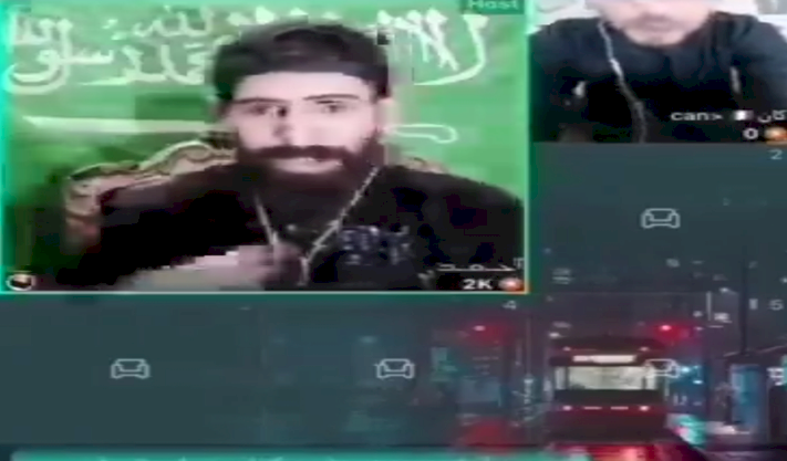 سعودي يحرق القرآن الكريم في بث مباشر ويثير ضجة واسعة!