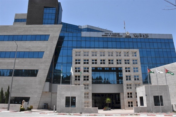 "كورونا" يُغلق سفارة فلسطين في قطر
