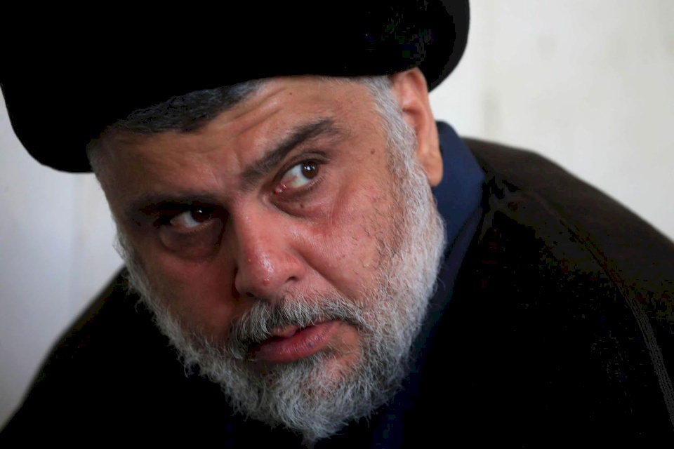 مقتدى الصدر يستشهد بأغنية لكاظم الساهر في حديثه عن مظاهرات العراق