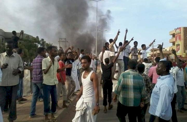 احتجاجات في السودان والسبب غلاء المعيشة