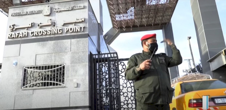 تواصل العمل عبر معبر رفح اليوم الأربعاء