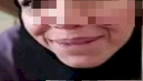 فيديو فاضح لأم طفلين في مول تجاري يثير ضجة لا تنتهي.. صورها دون علمها!