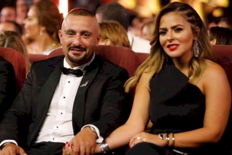 شاهد ما فعلته زوجة أحمد السقا ولم يمض أسبوعين على وفاة والدها! (فيديو)