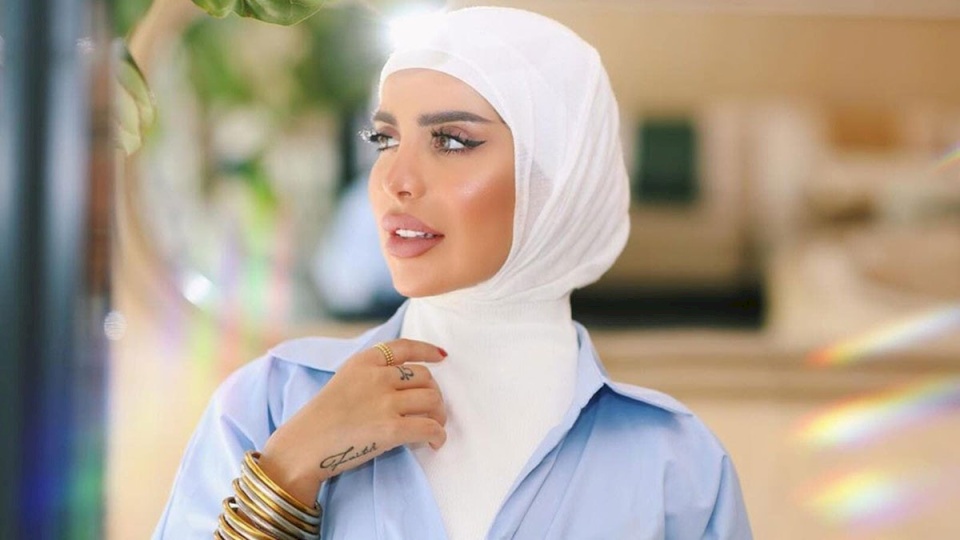 فيديو| كويتي ينشر صورا "مخلة" للفاشنيستا زوري أشكناني