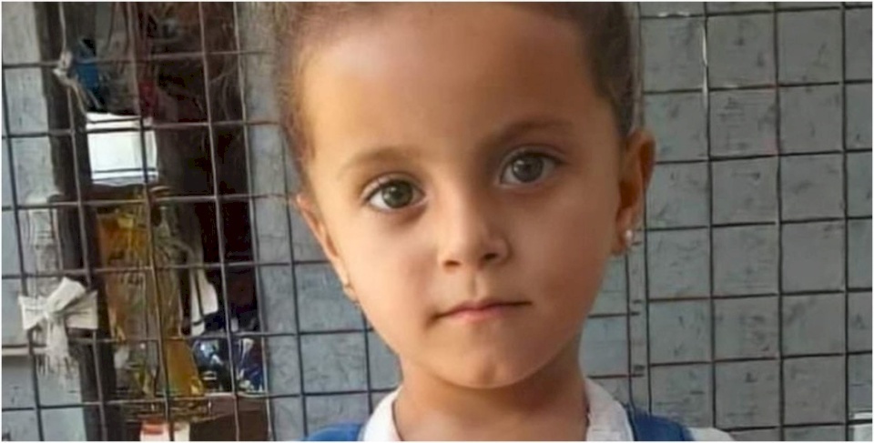 جريمة هزت سوريا.. طفلة قتلها الخاطفون وأرسلوا جثتها بحقيبة إلى عائلتها!