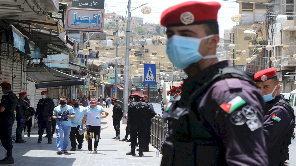 الأردن: 15 وفاة و2200 إصابة جديدة بكورونا