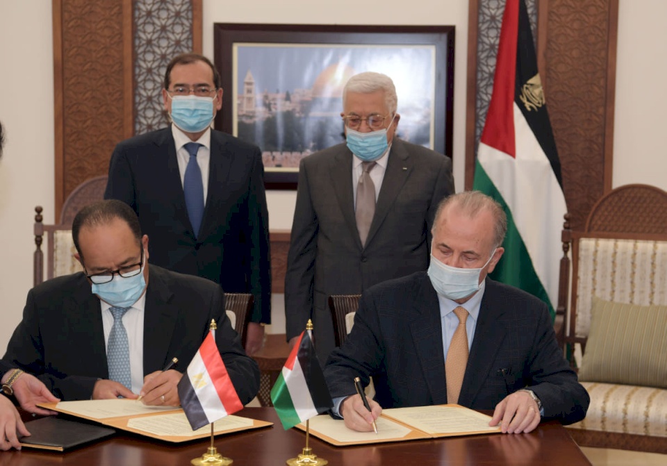 فلسطين توقع مع مصر اتفاقية لتطوير حقل الغاز في بحر غزة