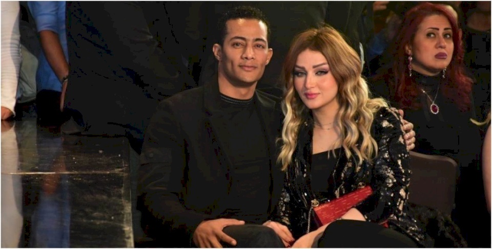 حسم أنباء انفصال محمد رمضان عن زوجته