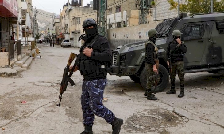 صحيفة فرنسية: استعدادات بمخيم بلاطة لمعركة خلافة عباس