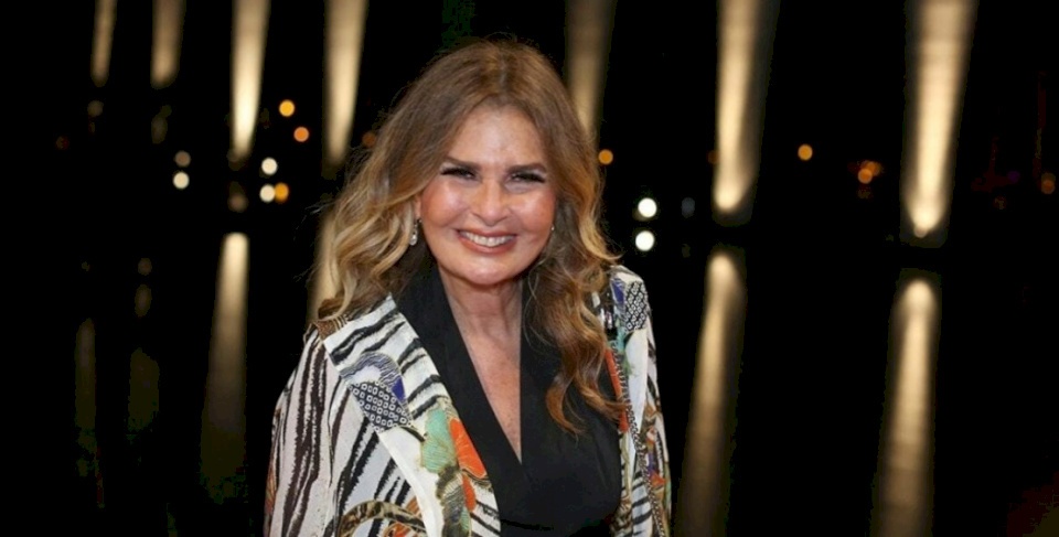 يسرا: احتفلت بعيد ميلادي عند قبر والدتي وورثت منها المرض