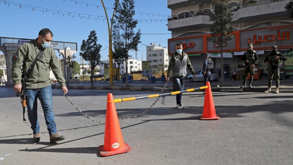 بلبلة وإرباك.. هل ستتجه الحكومة لفرض الإغلاق الشامل؟