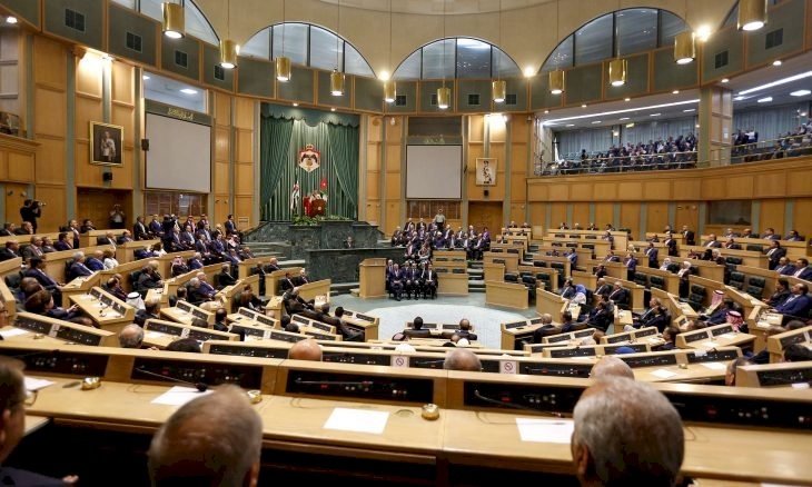 "بتعالج بإسرائيل ولا في معان".. عبارة تحت قبة البرلمان تسبب غضباً في الأردن