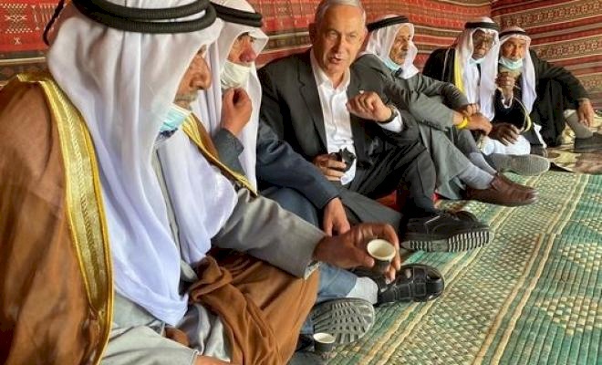 نتنياهو يبحث عن أصوات الناخبين في خيم بدو النقب