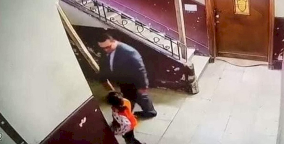 مصر.. لحظة إلقاء القبض على المتهم بهتك عرض طفلة المعادي (صورة)