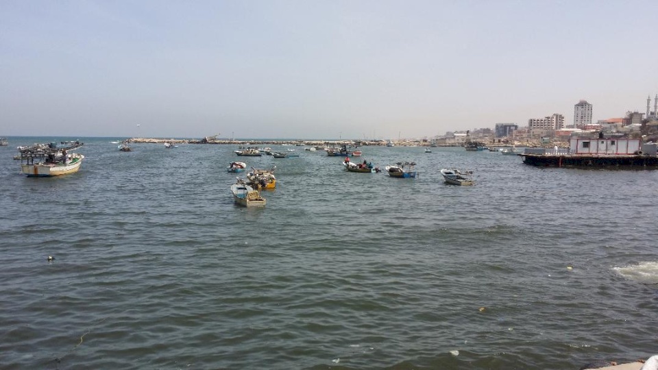 إغلاق بحر غزة أمام حركة الصيد والملاحة البحرية