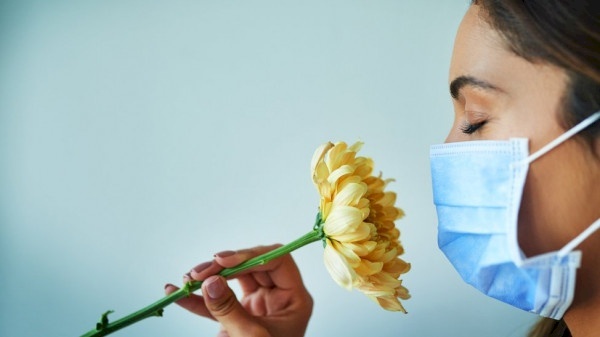 علاج طبيعي لاستعادة حاسة الشم بعد الإصابة بكورونا