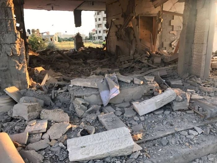 القدس: الاحتلال يجبر مواطنين على هدم منزل ومطعم 