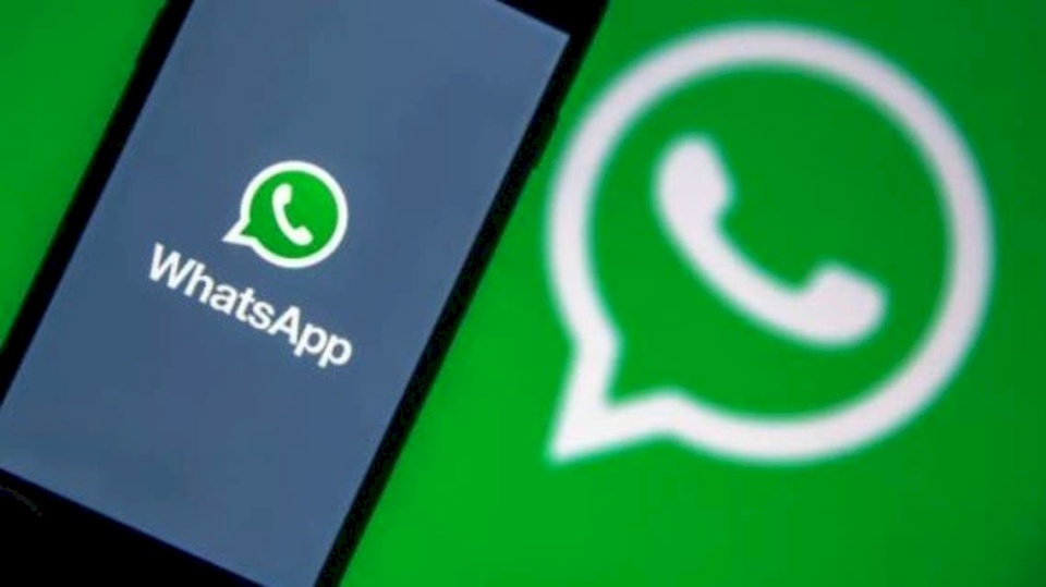انقطعا لدقائق.. عودة انستغرام وواتساب للخدمة