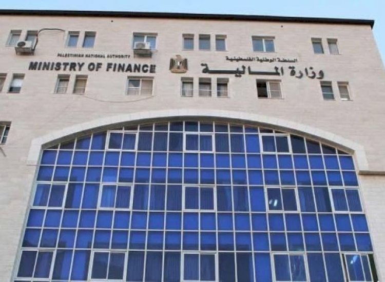 فعاليات احتجاجية لموظفي "المالية" ضد عدم استجابة الحكومة لمطالبهم