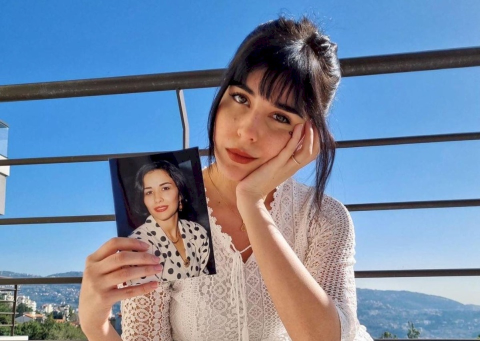 اسم والدة الفنانة اللبنانية زينة مكي يفاجئ الجمهور