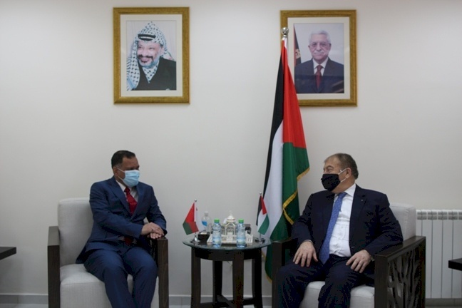 القائم بأعمال سفارة سلطنة عمان لدى دولة فلسطين يلتقي وزير الاقتصاد