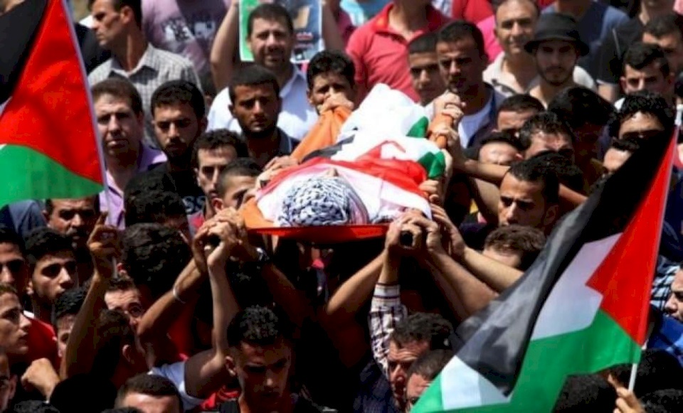 الاحتلال يسلم جثمان الشهيد نوفل على حاجز نعلين