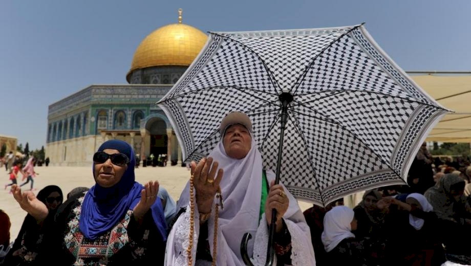 إسرائيل تدرس منع أهالي الضفة من الصلاة بالأقصى في رمضان
